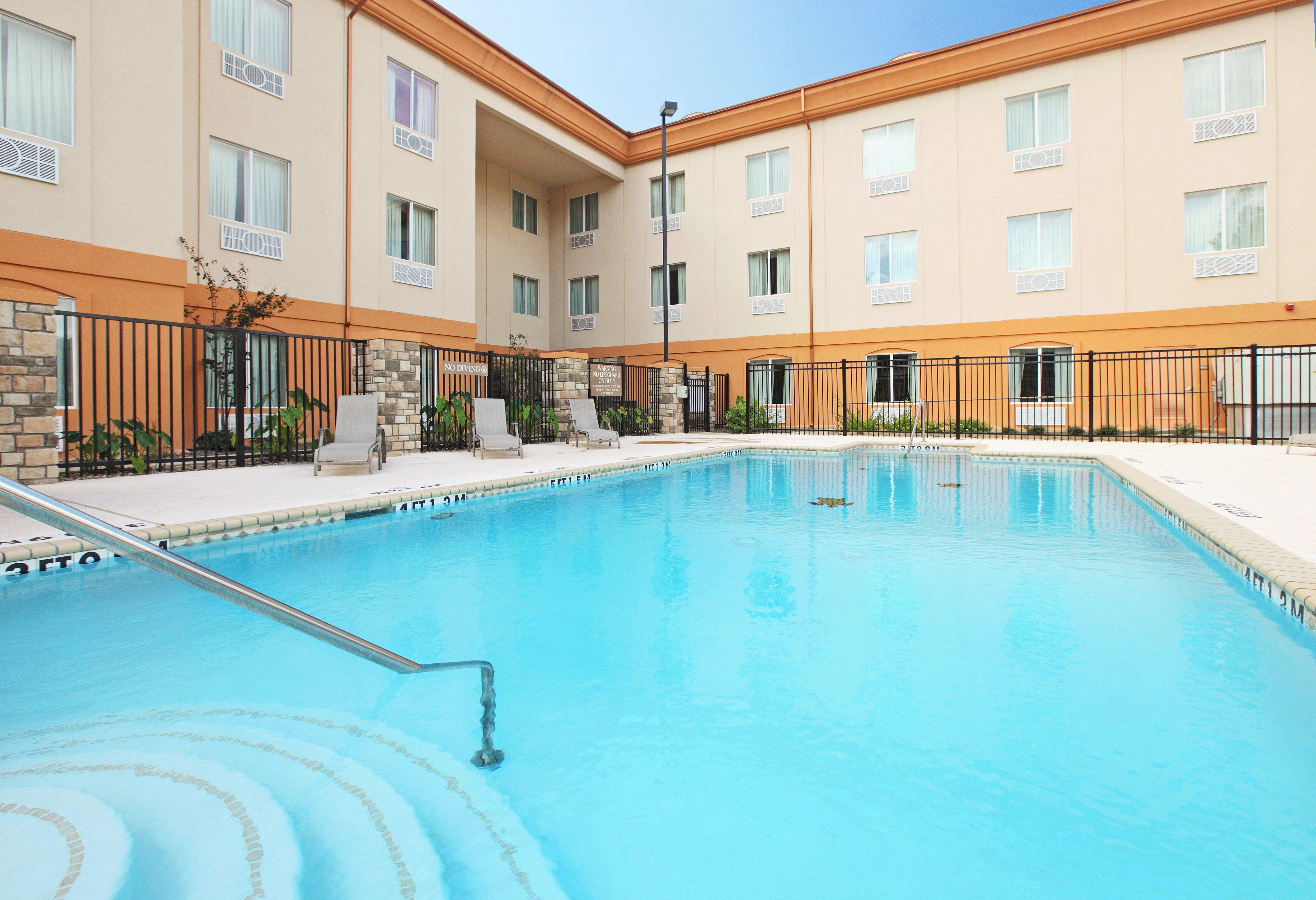 Holiday Inn Express Hotel & Suites Marshall By Ihg Dış mekan fotoğraf
