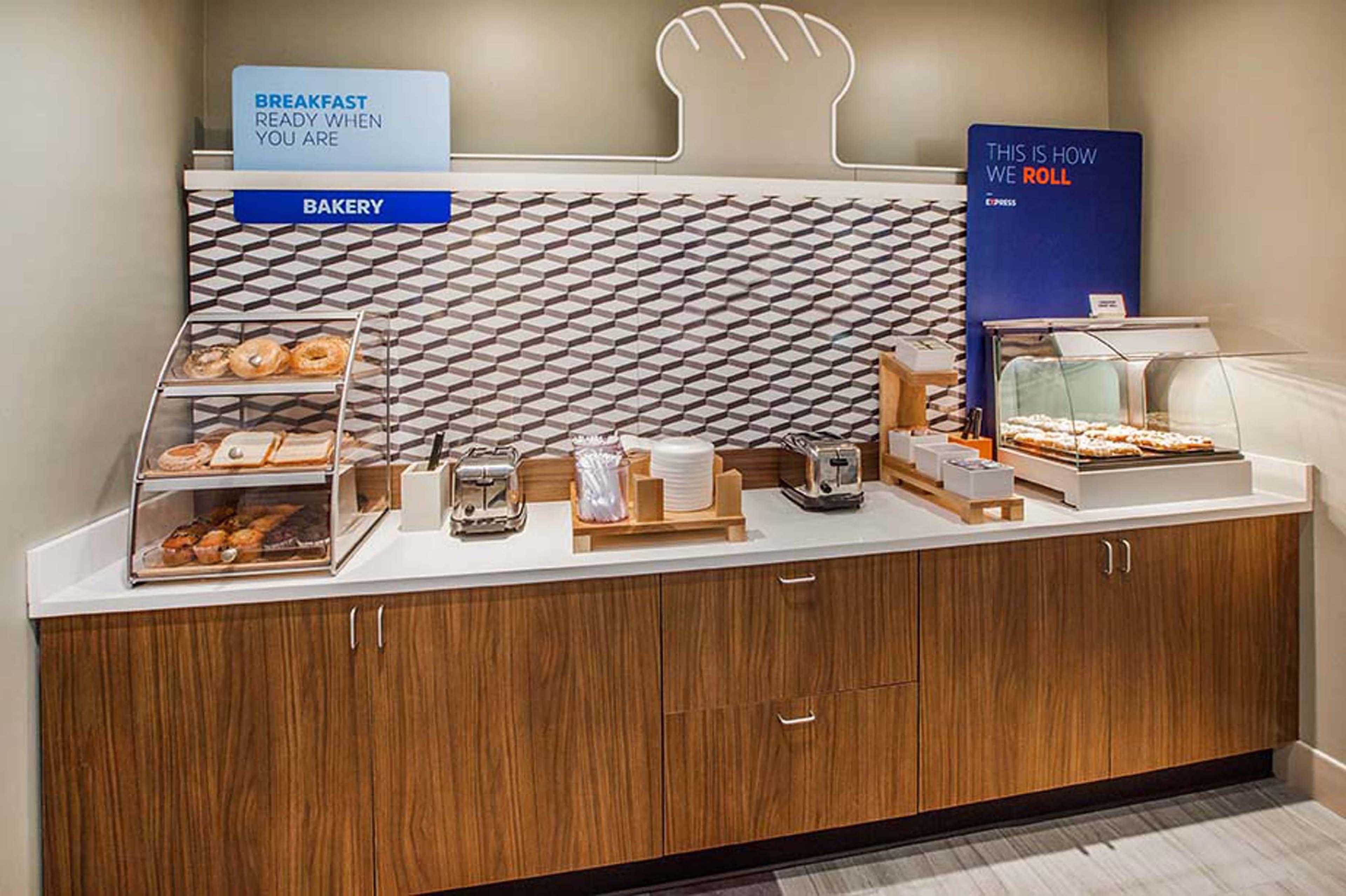Holiday Inn Express Hotel & Suites Marshall By Ihg Dış mekan fotoğraf