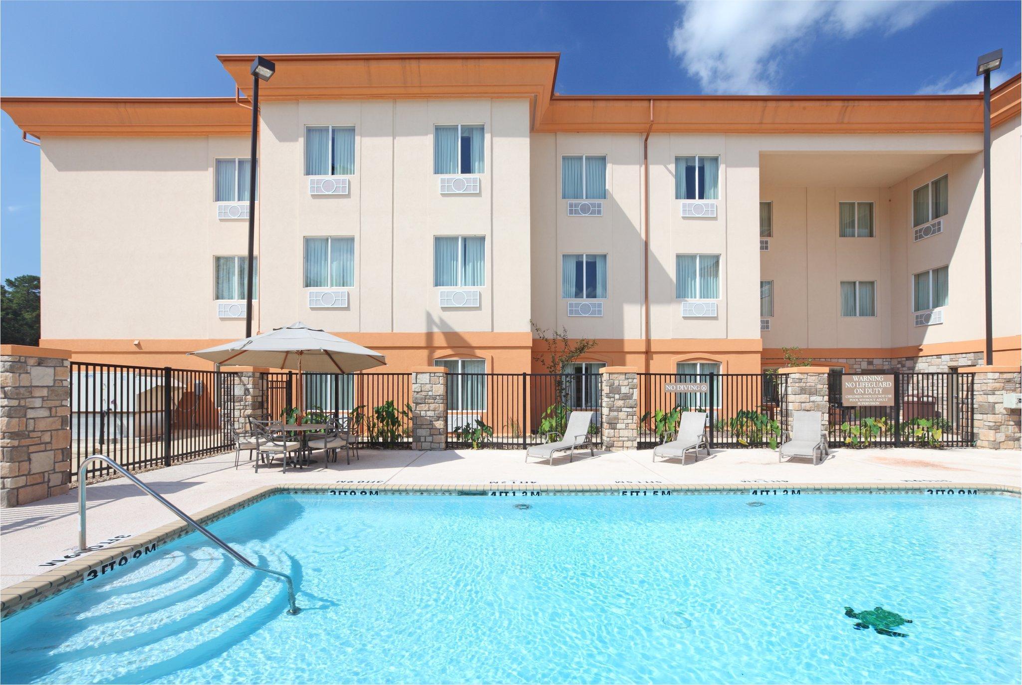 Holiday Inn Express Hotel & Suites Marshall By Ihg Dış mekan fotoğraf