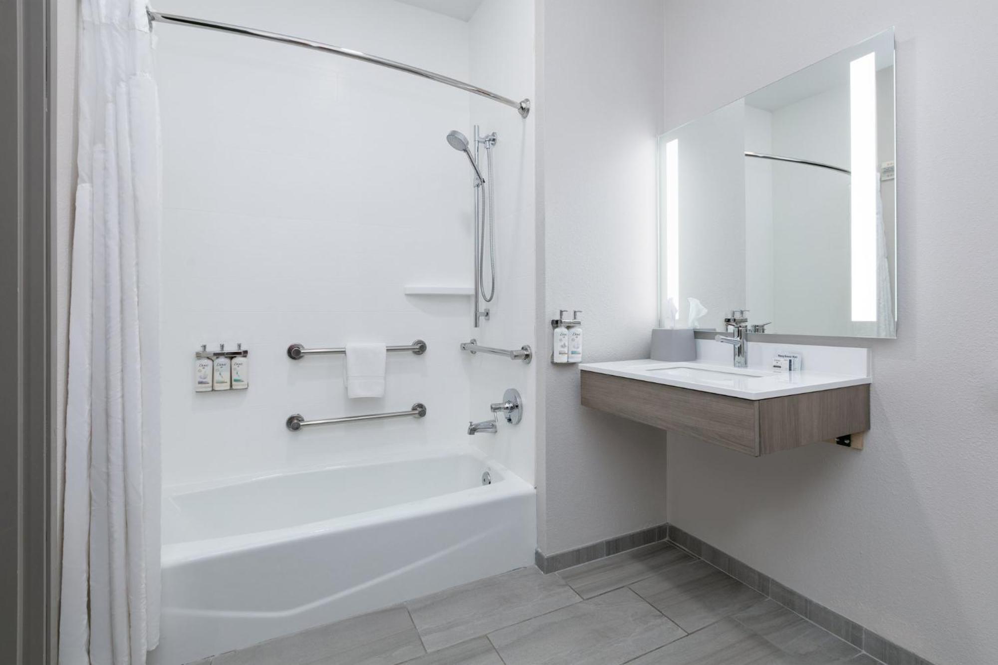 Holiday Inn Express Hotel & Suites Marshall By Ihg Dış mekan fotoğraf
