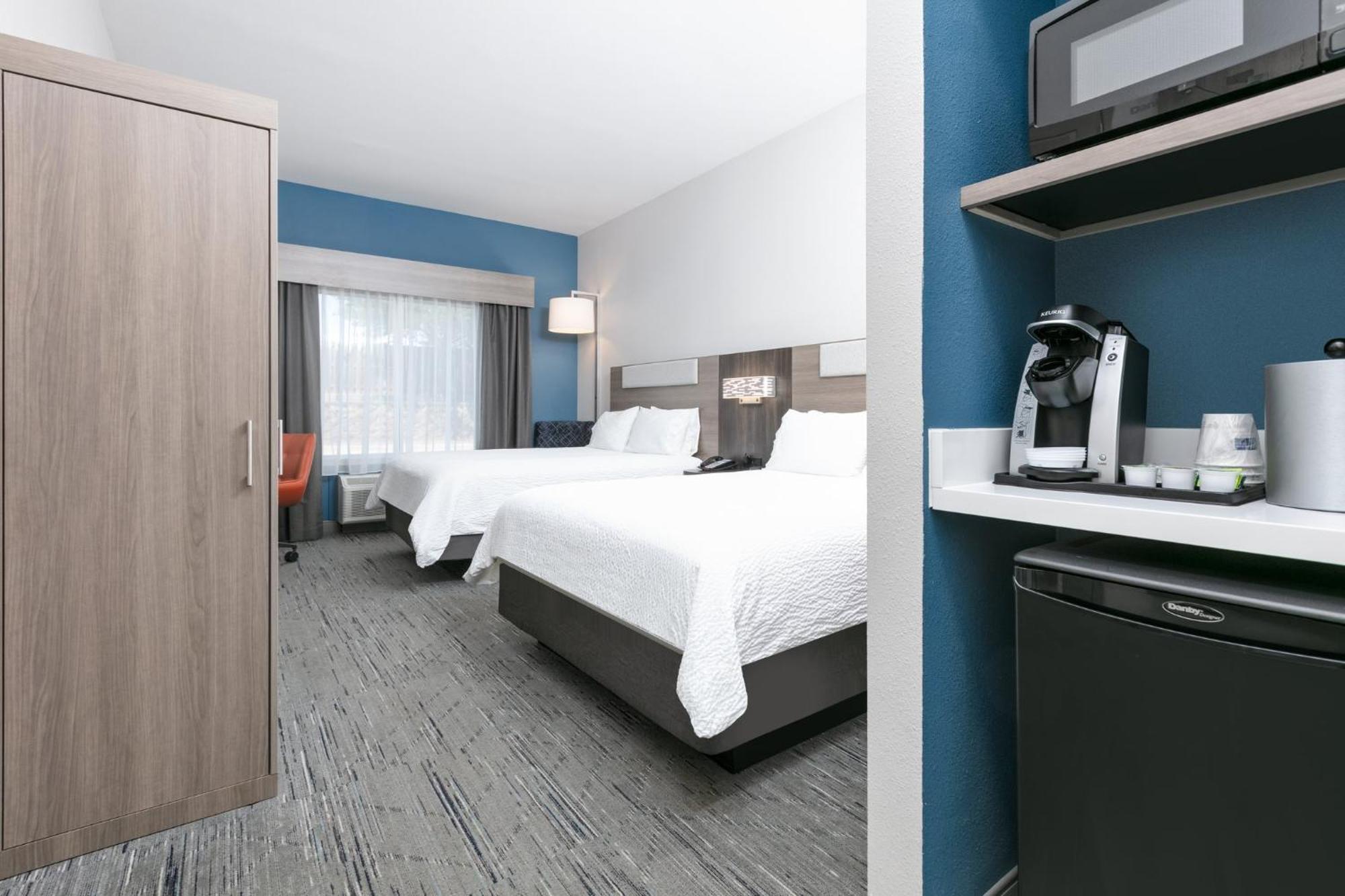 Holiday Inn Express Hotel & Suites Marshall By Ihg Dış mekan fotoğraf