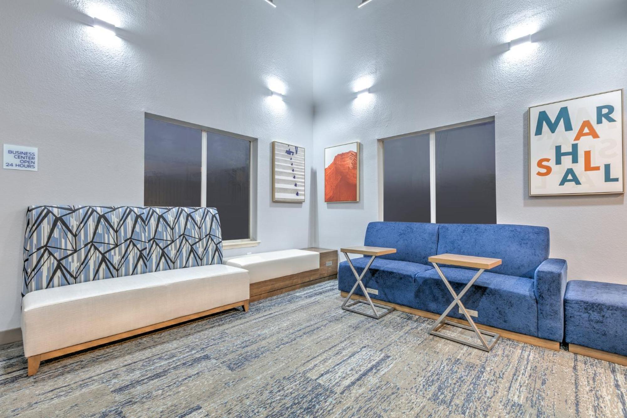 Holiday Inn Express Hotel & Suites Marshall By Ihg Dış mekan fotoğraf