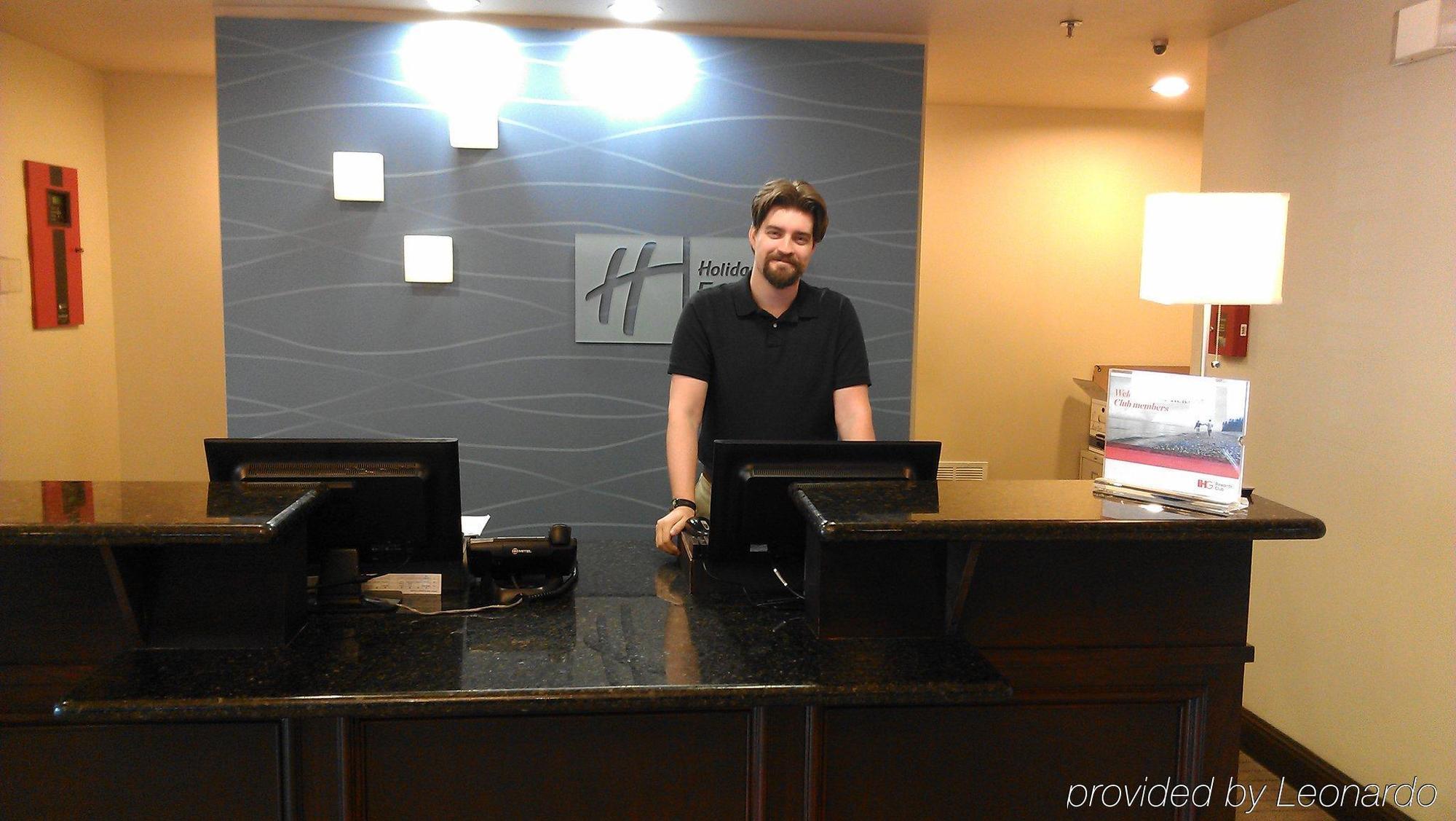 Holiday Inn Express Hotel & Suites Marshall By Ihg Dış mekan fotoğraf